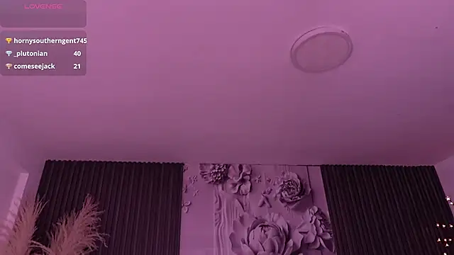 แชท XXX สดของ ShaniaDaniels