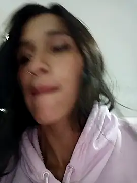 Chat +18 de Aria_Maeh ao vivo