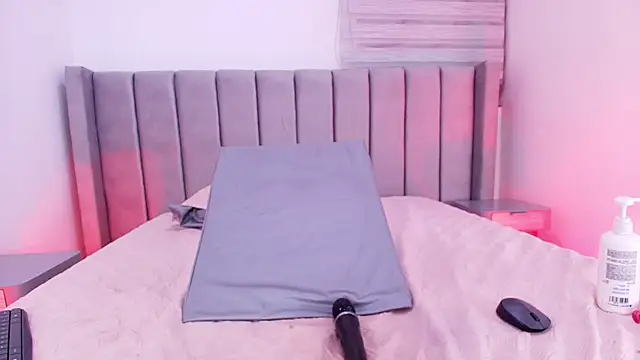 freyhasmith_'s Live XXX Chat