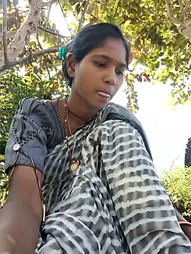 Fasfas2: διαδικτυακό σόου στην κάμερα