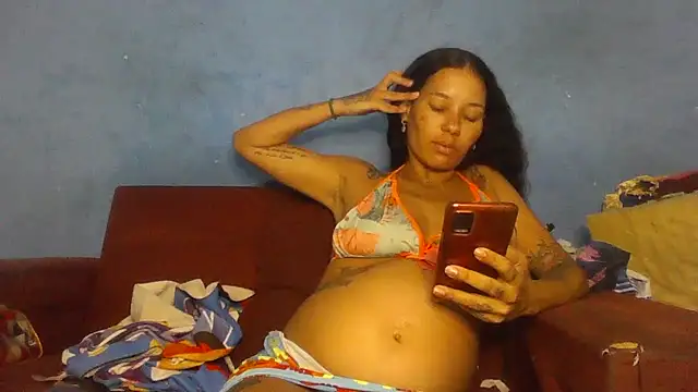 Chat +18 de thasmyni ao vivo