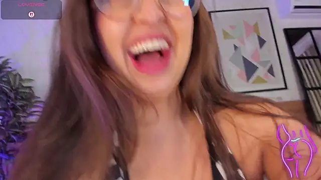 MiaKay1 live XXX chat