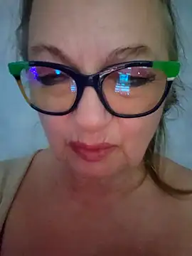 Chat +18 de Hot-Muci ao vivo