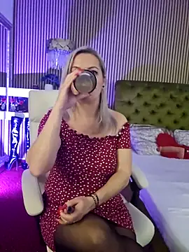 แชท XXX สดของ LadyTouch