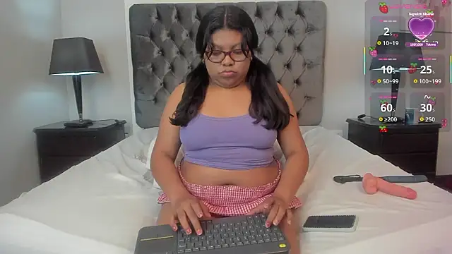 Chat XXX en directo de Kiri_Black_