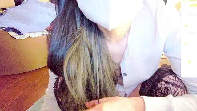 XXX chat uživo modela mai_cha00