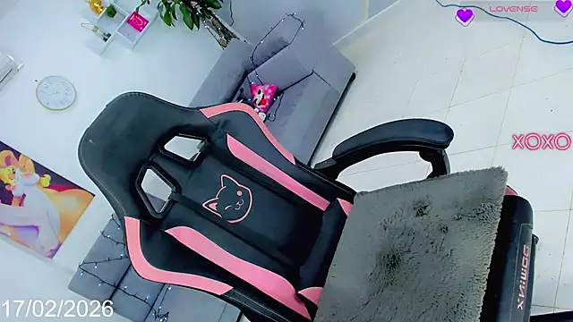 XXX chat uživo modela Nella_Dolls