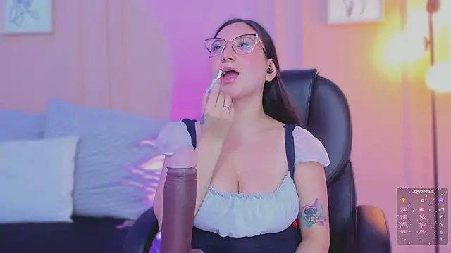 Chatroom XXX en direct de lucy_neil