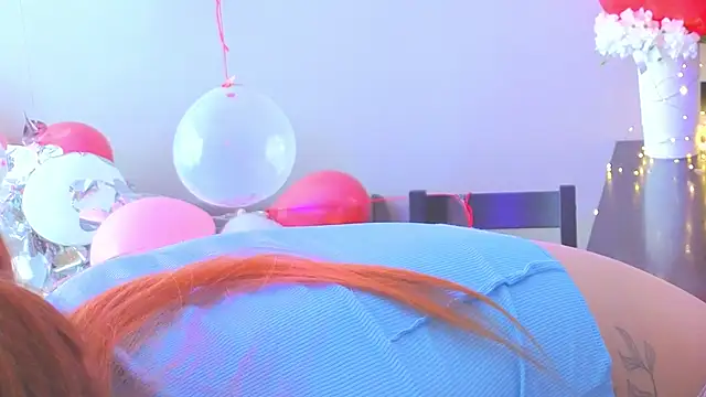 erikabrian Show in webcam