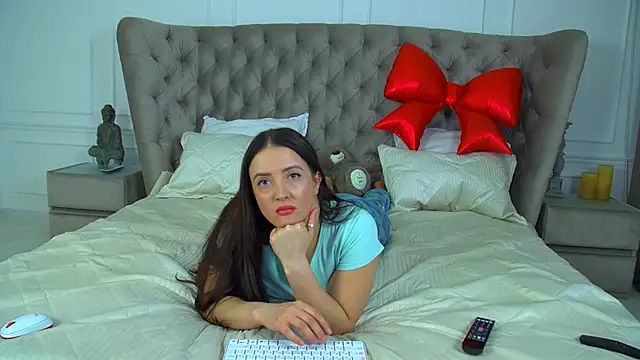 ElinaBellucci – Naživo XXX chat