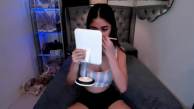 Pertunjukan Kamera Web Lars_empress