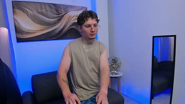 Chat +18 de Leoo_Miller ao vivo