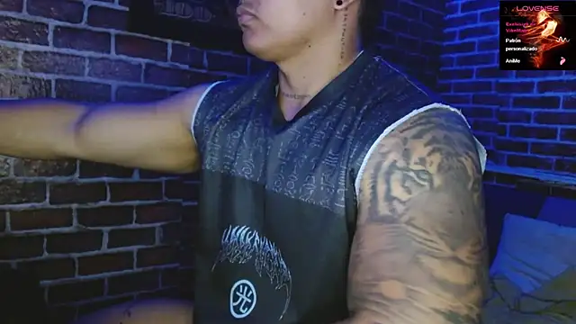 แชท XXX สดของ jordan_bigcock_