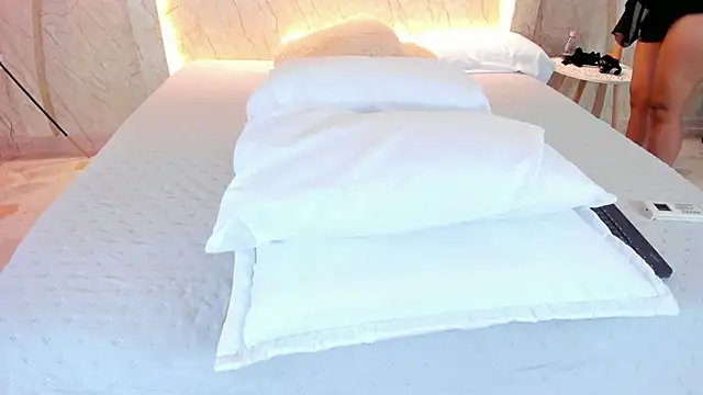 LauraCutte Adlı Modelin Canlı XXX Sohbeti