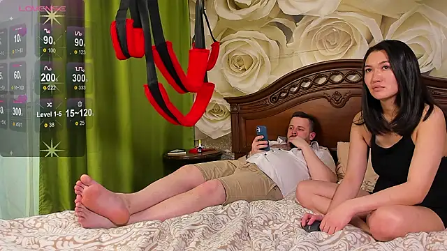 NikkiNSerdronn Webbikameraesitys