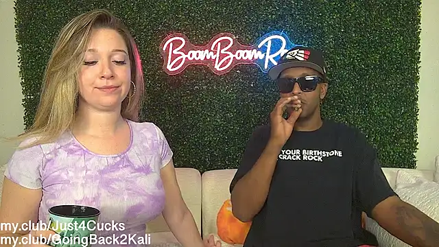 XXX chat uživo modela boomboomr00m