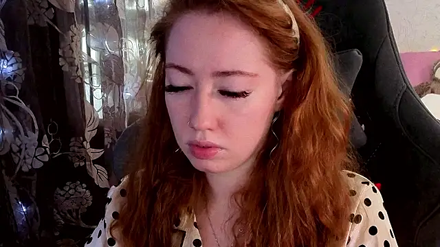 TinaBrook Adlı Modelin Canlı XXX Sohbeti