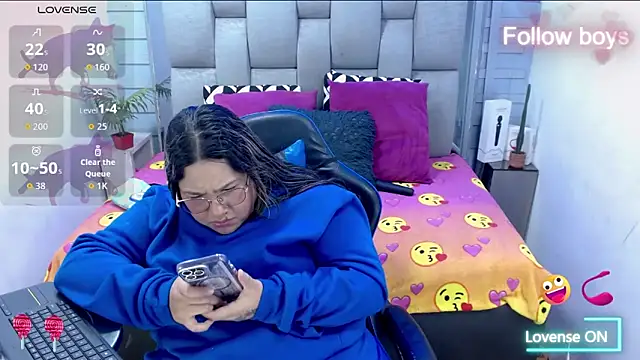 evelin_zaens Adlı Modelin Canlı XXX Sohbeti