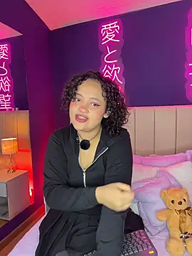 _sarahRose Adlı Modelin Canlı XXX Sohbeti