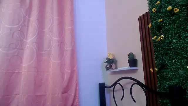 calimasalas2 Adlı Modelin Canlı XXX Sohbeti