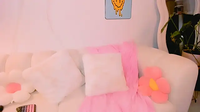 dulce_doll1 élő XXX-chatje