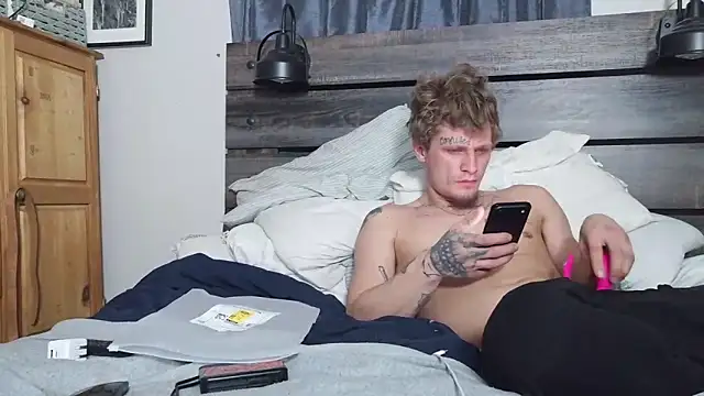 spazz247: διαδικτυακό σόου στην κάμερα