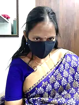 Queen-Neha 现场XXX聊天