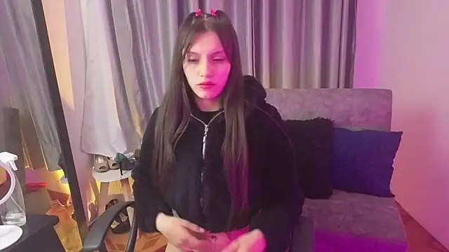 Chatroom XXX en direct de TiinaJonus_