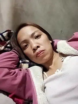 Chatroom XXX en direct de Andrea-688