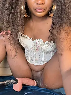 coco2614: онлайн-секс-чат