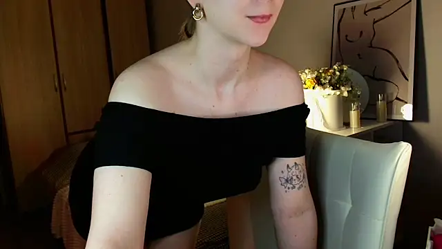 Chatroom XXX en direct de mynameloveeeeee