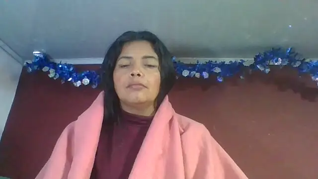 DianaOchoa_ Adlı Modelin Canlı XXX Sohbeti