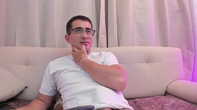 Chat XXX ao vivo de Tommas_Jhonson