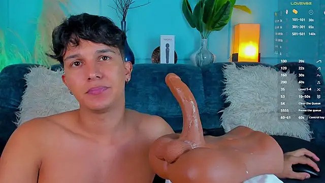 XXX chat uživo modela Leo_Savage_