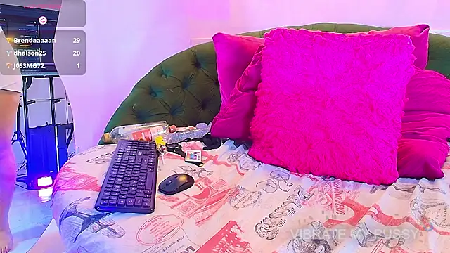 rouxinferno_cr Live XXX-chat