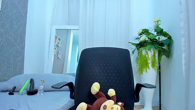 ViictoriiaSaenz 现场XXX聊天