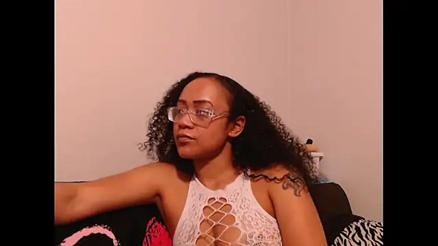 RylReese Adlı Modelin Canlı XXX Sohbeti