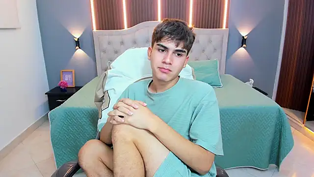 Chat XXX en directo de Tommy18__