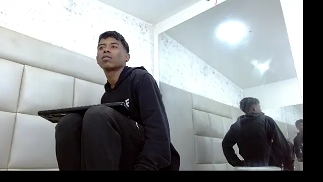 TonnyMarck Adlı Modelin Web Kamerası Şovu