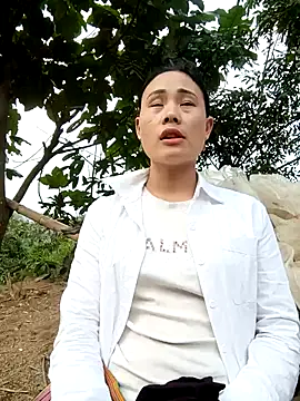 Ruaiuoin Live XXX chat