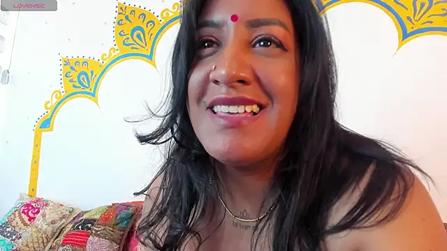 แชท XXX สดของ LadyNahir