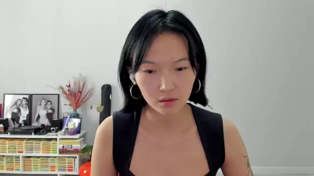 XXX chat uživo modela ailey_chao