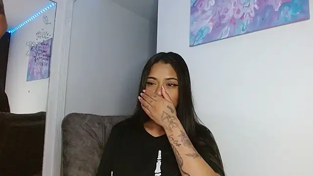 reina_reina Chat XXX in diretta