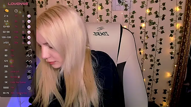 AnyaTaylor_ Chat XXX in diretta