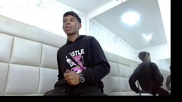 Chat XXX en directo de TonnyMarck