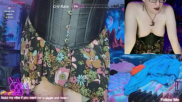 Faye_Wilde Show in webcam