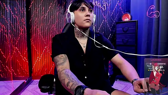 ZhoeStrong Live XXX-chat