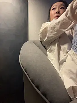 دردشة AikoYamada الجنسية المباشرة