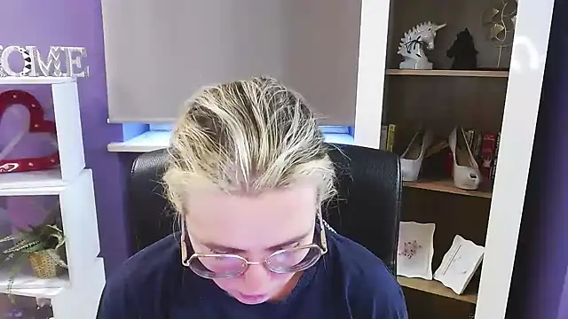 XXX chat uživo modela Zoey_Erotic