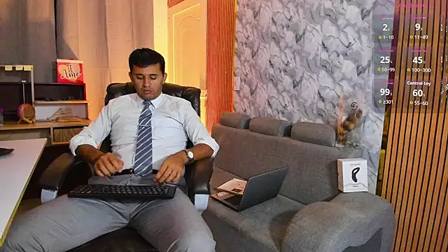 Hideintheoffice Show Webcam